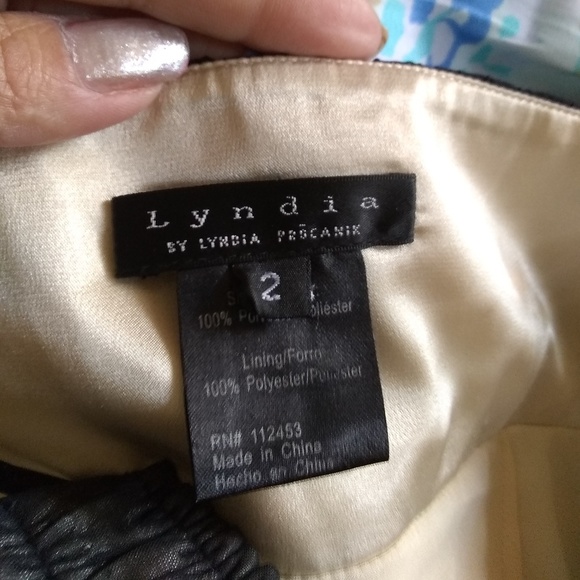 Dress - Picture 3 of 5